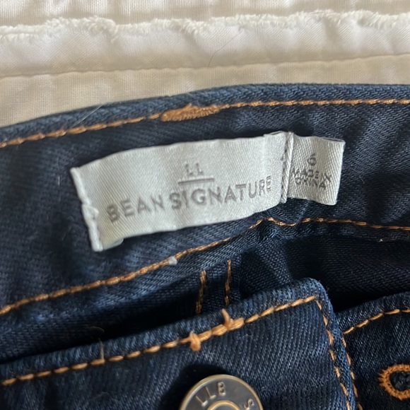 LL Bean Signature skinny jeans - Picture 2 of 5